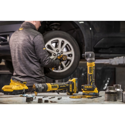 18V XR® kompaktní 76mm přímá řezačka - sada 2 x 3,5 Ah